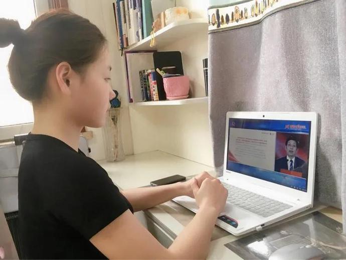 西安培华学院师生线上同上疫情防控思政大课，畅谈抗疫感悟