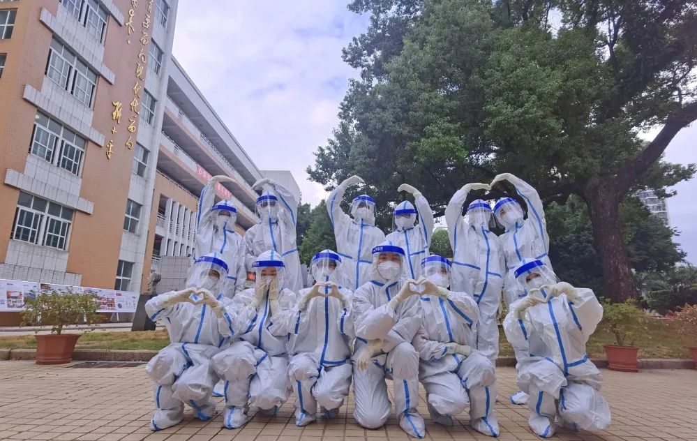 福州八中党员教师冲锋在前,多举措助力疫情防控与教学工作