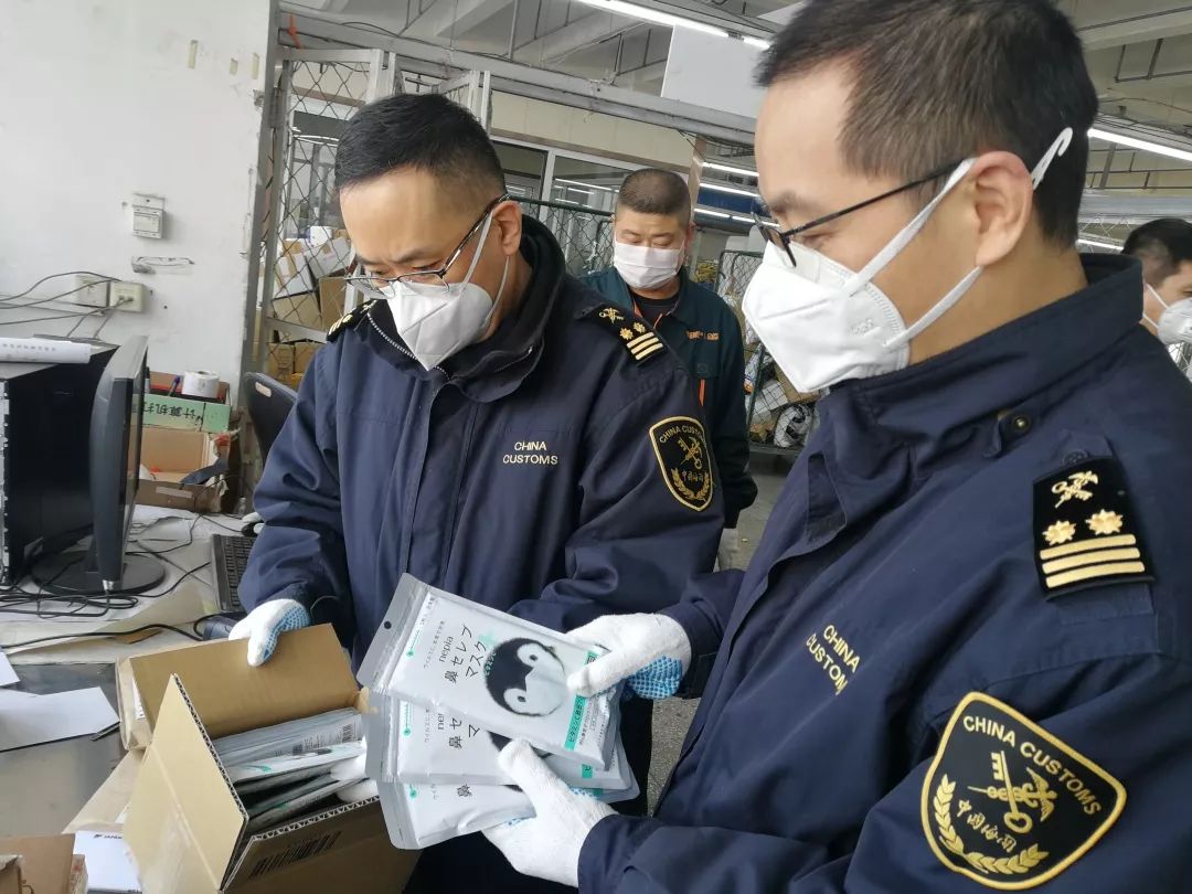 1月29日多地海关快速验放大量疫情防控物资,保障通关