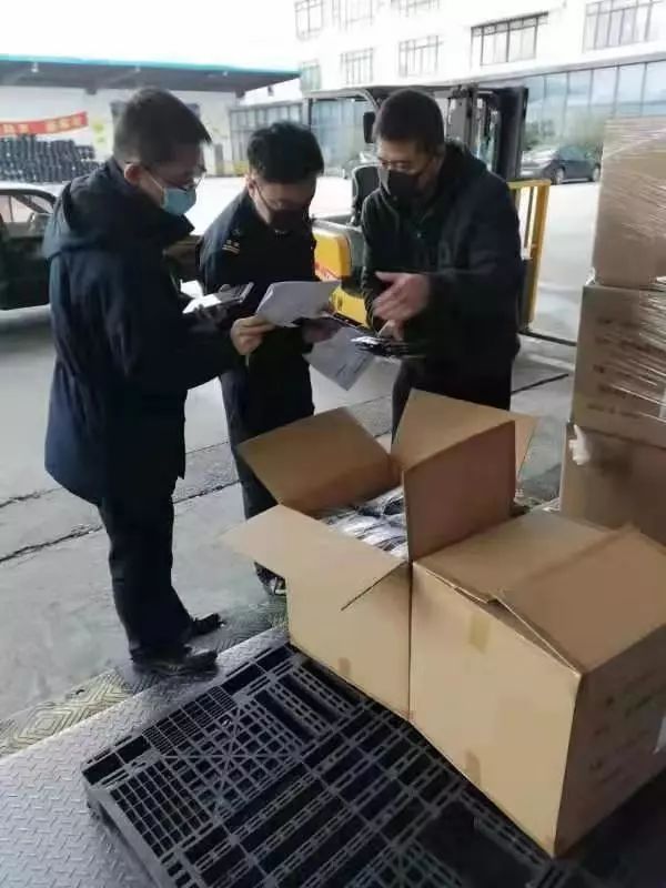 1月29日多地海关快速验放大量疫情防控物资,保障通关
