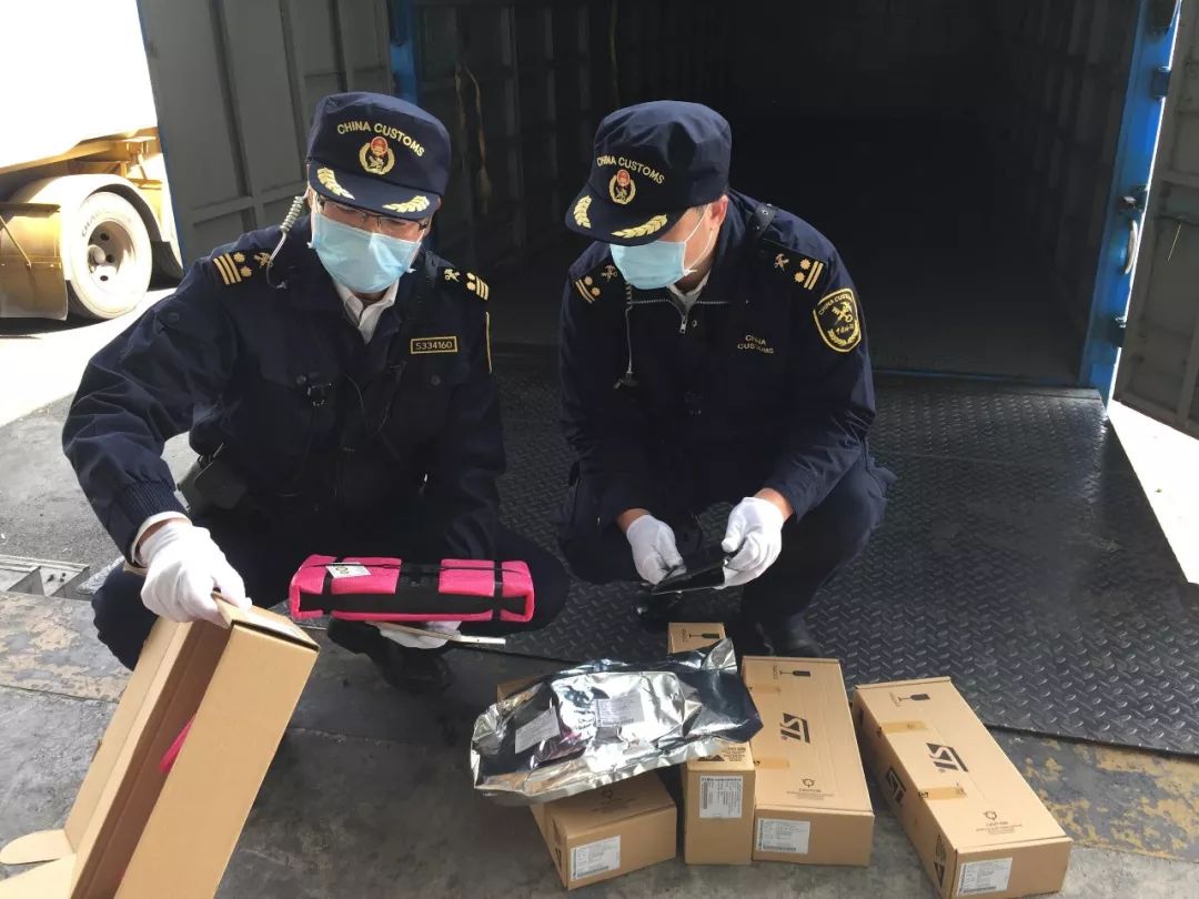1月29日多地海关快速验放大量疫情防控物资,保障通关