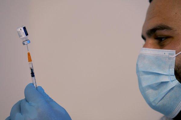 国内新冠疫苗接种突破19亿,新冠疫苗第三针要不要打?何时打?