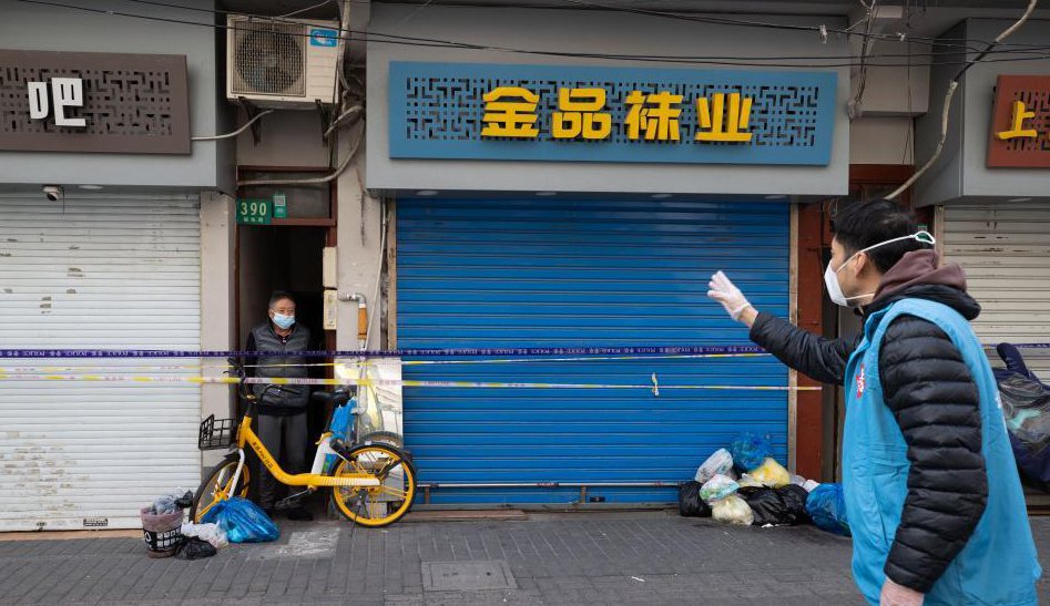 上海疫情封控期:志愿者贴心服务,温暖老人疫情隔离生活