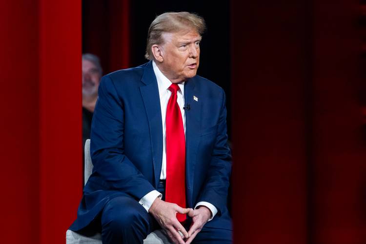 特朗普正在搅乱世界吗?三大经济危机逼近,西方毁长城,恐慌根源暴露