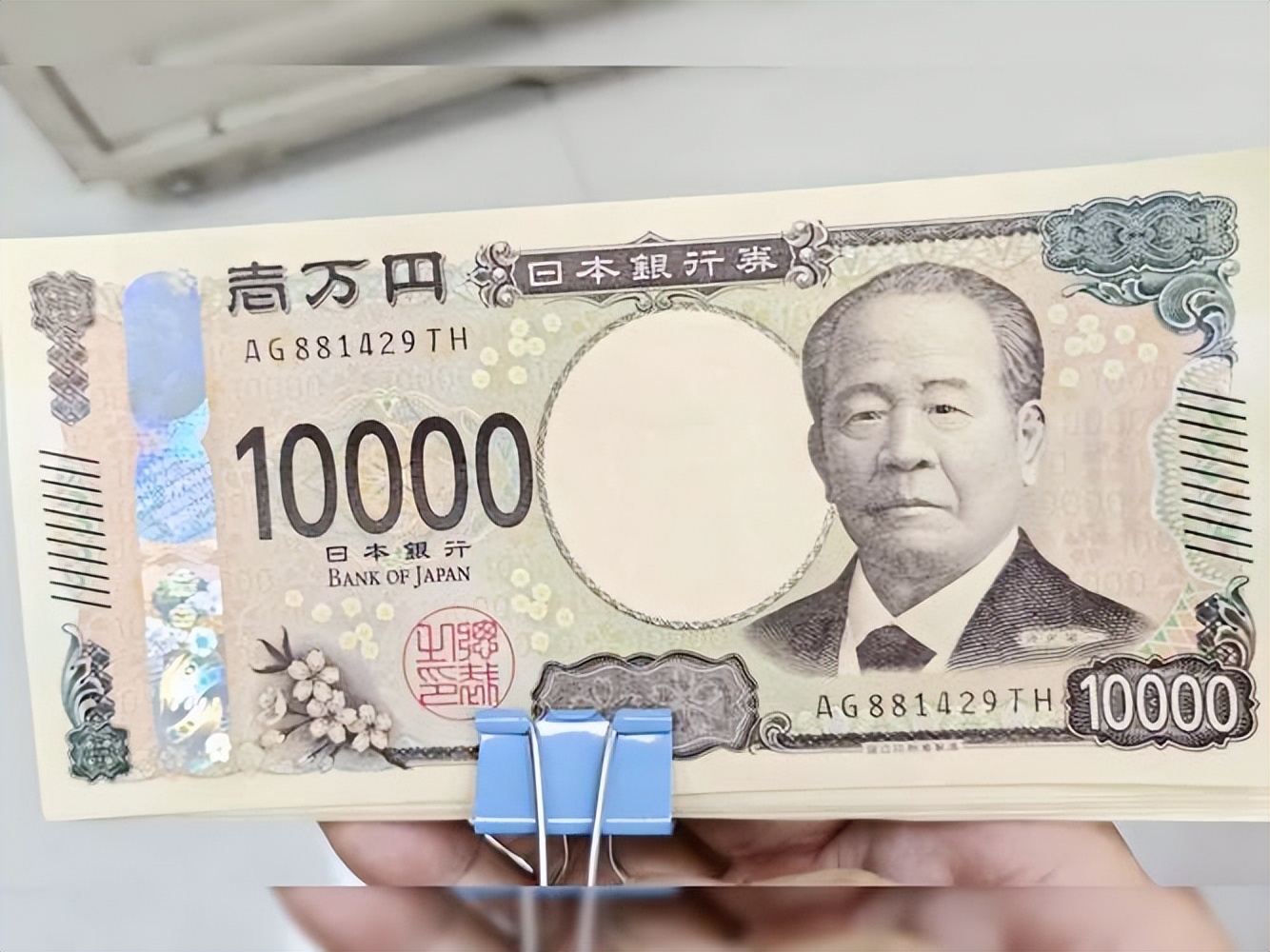 特朗普正在搅乱世界吗?三大经济危机逼近,西方毁长城,恐慌根源暴露