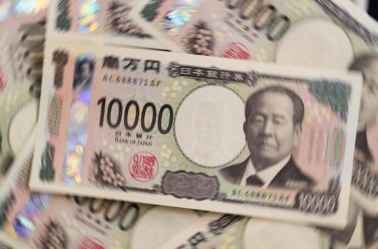 特朗普正在搅乱世界吗?三大经济危机逼近,西方毁长城,恐慌根源暴露