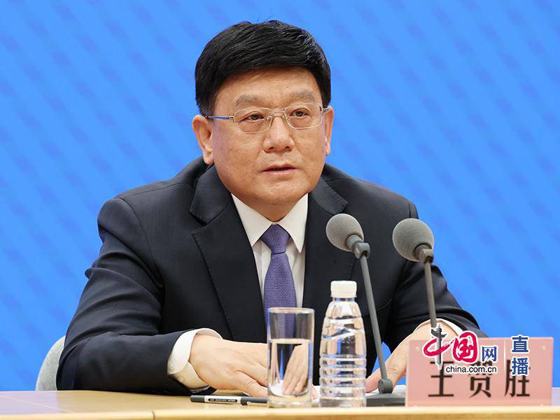 国务院联防联控机制新闻发布会解读疫情防控政策调整要点