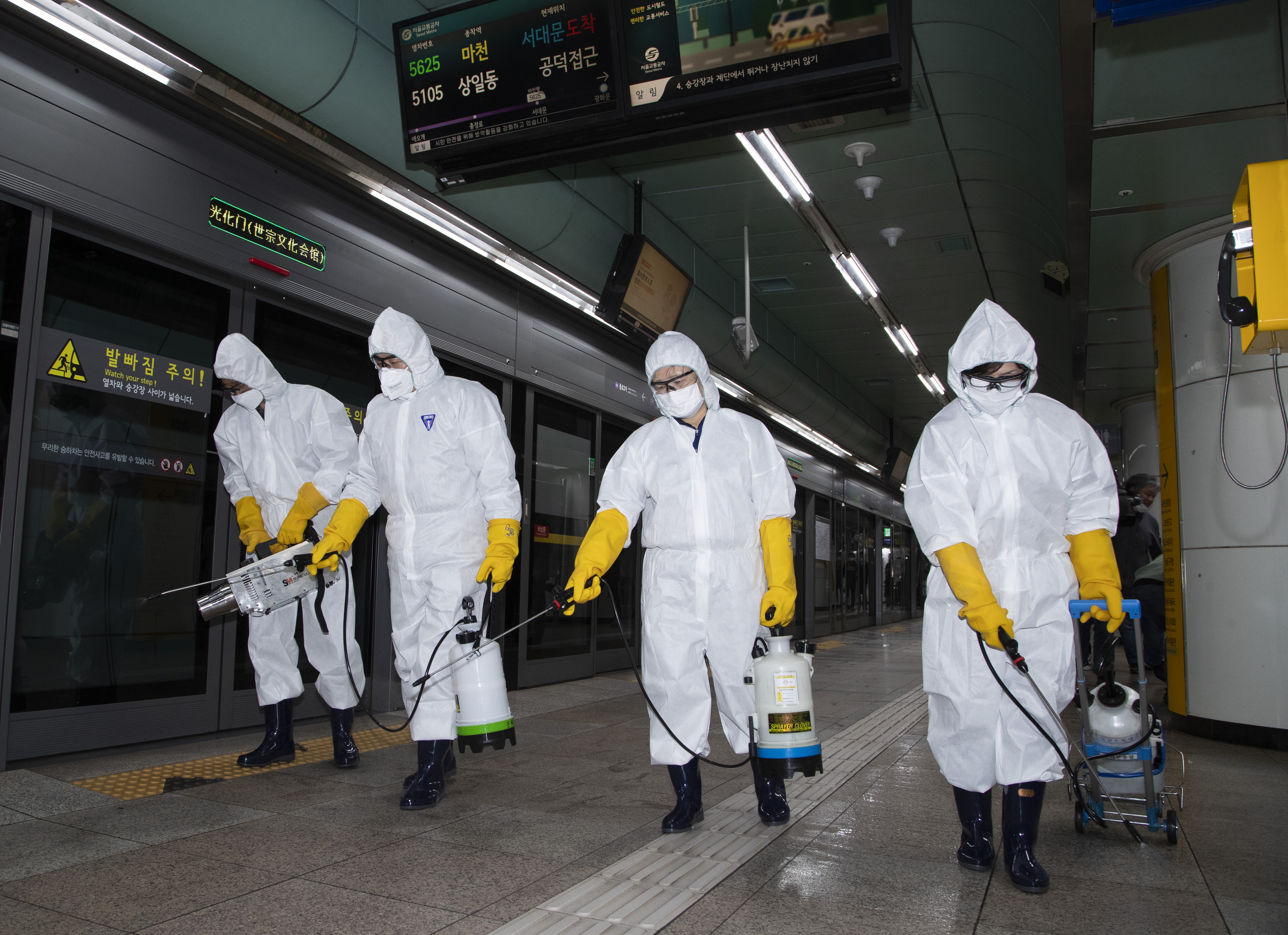 多国新冠疫情持续扩散，韩国新增病例多，多国采取入境管制