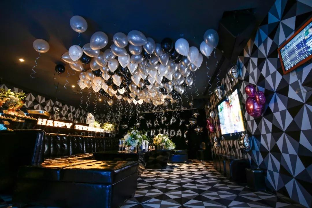 疫情危机下线下娱乐业损失惨重,积极探索自救办法