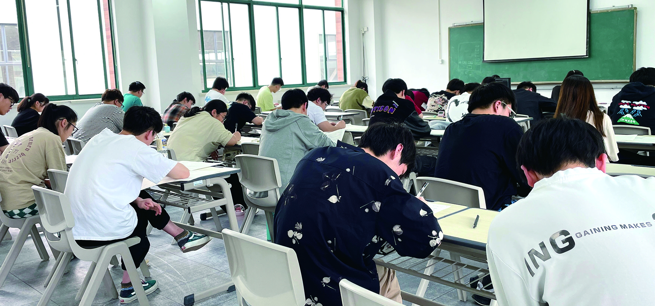 南通鸿文复读学校:升学新途径,四十余载助力学子圆梦想