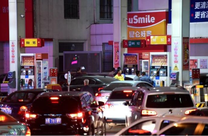 加油站违停危害大！深圳交警规定这些区域千万别停