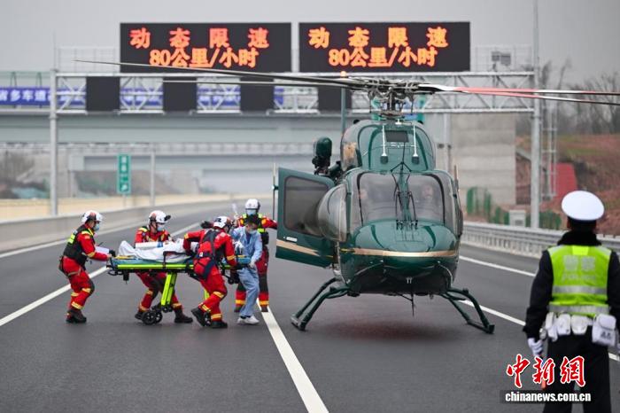 高速多车碰撞怎么救援?现场避险与科技快反全知道