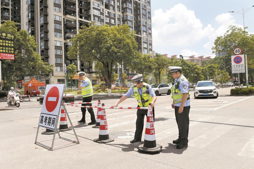 2025 年高考钦州开考!考生奔赴考场,多方全力护航