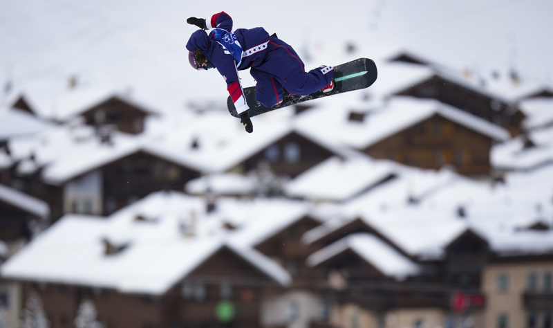 冬奥会历史:24届中有20届因天气调整赛程,雪上项目依赖气象