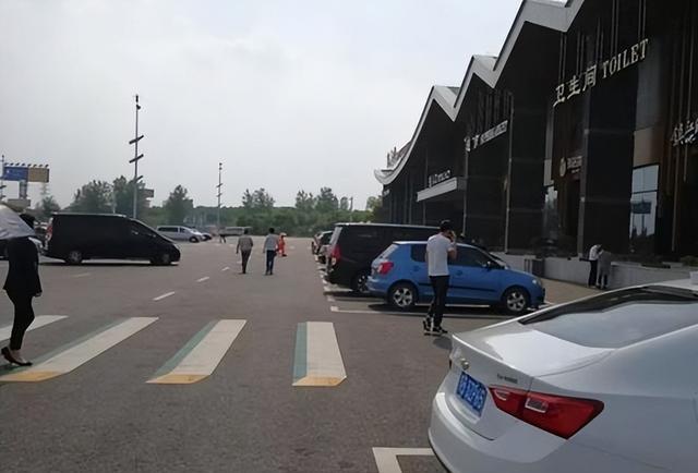春节高速免费,服务区充电桩、重卡加油及土特产都赚钱