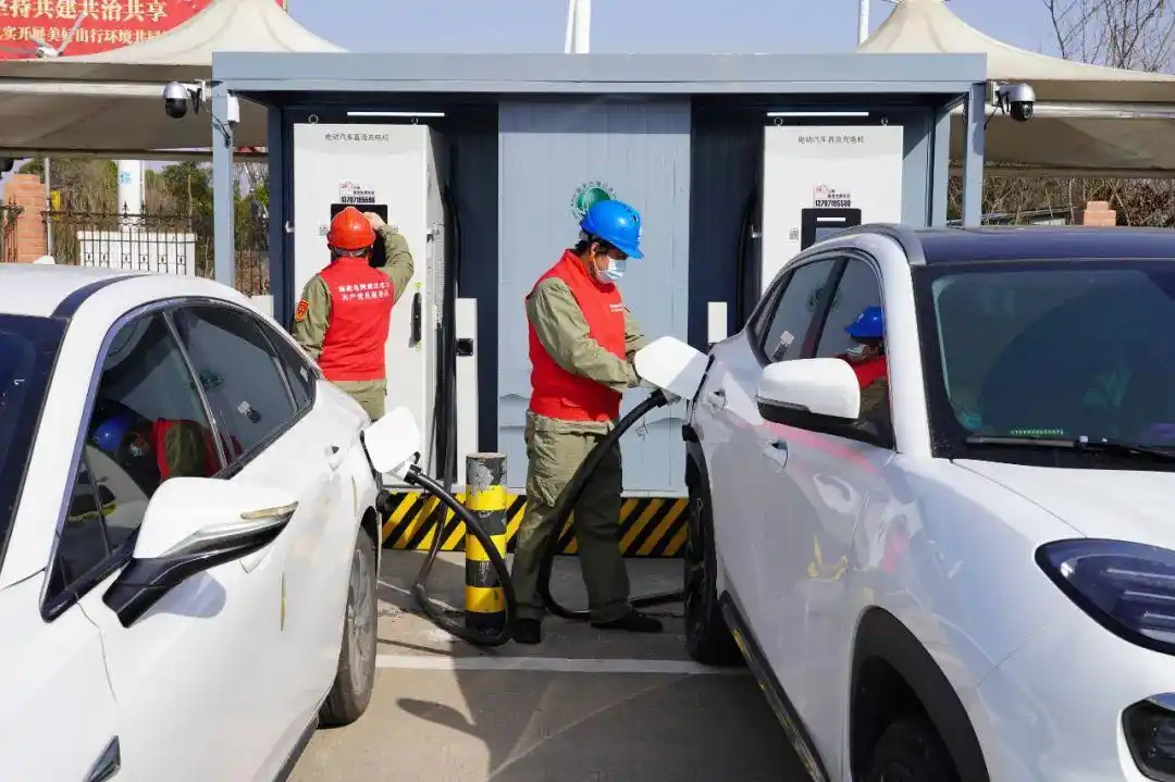 高速服务区停车难咋解决？交通运输部回应改造省界收费站