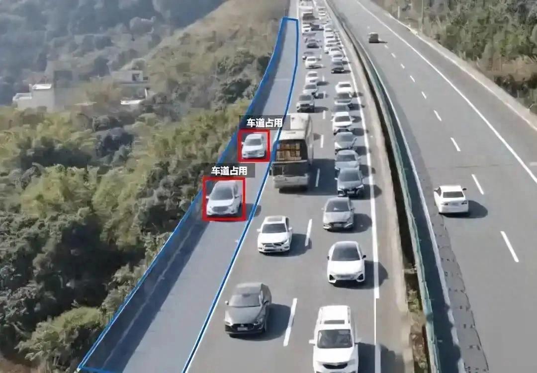 新手高速安全驾驶指南，揭秘高速行驶安全背后那些事儿