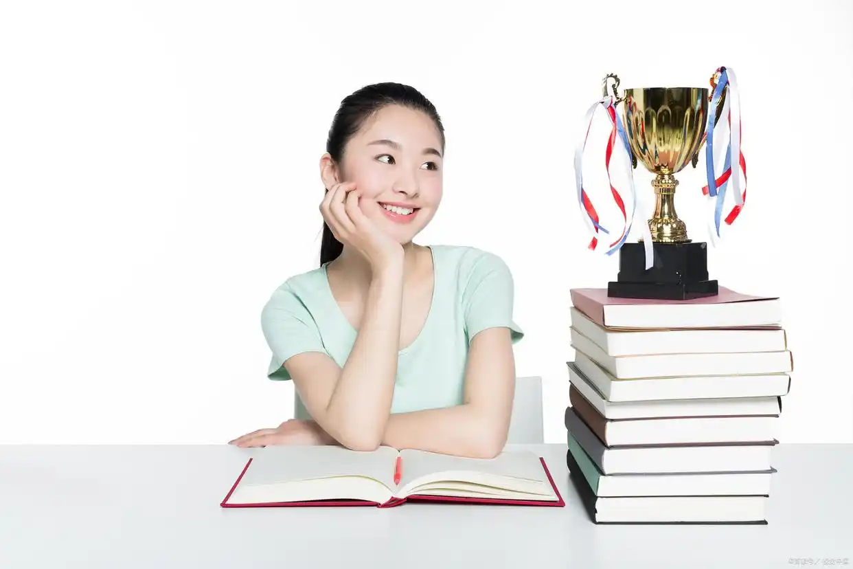 大学奖学金种类及获取条件，快来看看你能拿哪种